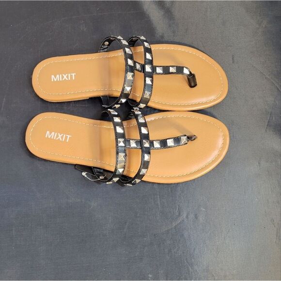 BRAND NEW MIXIT 3-STRAPS THONG WOMEN"S STUDDED DETAILING ROUND TOE  SAND… - Picture 5 of 15